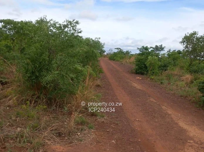 Sabonabona Kadoma 2700sqm for USD 28 000